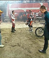 143.jpg